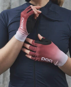 POC Deft Short Glove -POC Shop 30374 30374 1137 DeftShortGlove GradientGarnetRed 2