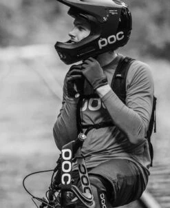 POC Resistance Enduro Adjustable Glove -POC Shop Enduro Adjustment Glove Uranium Black 2 72807db8 28cc 4907 9319 f3dad2720127 1