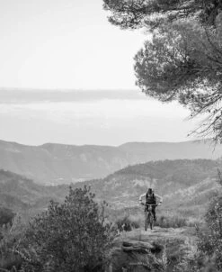 POC Essential MTB Women's Jersey -POC Shop Essential MTB WO Jesery Uranium Black 6 8341d87d fece 4220 b0de 62b9e744dee2