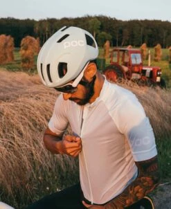 POC Essential Road Jersey -POC Shop PDP 58211 EssentialRoadJersey 8279 ApophylliteMultiGreen 02 a84d5481 376e 4e1d 8b37 84ad71ef2fbb 1