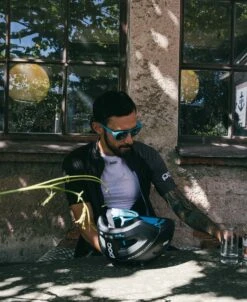 POC Essential Road Jersey -POC Shop PDP 58211 EssentialRoadJersey 8288 UraniumBlackSylvaniteGrey 02 09902dcf 3eb6 4863 bafd 34619e02dfc0 1