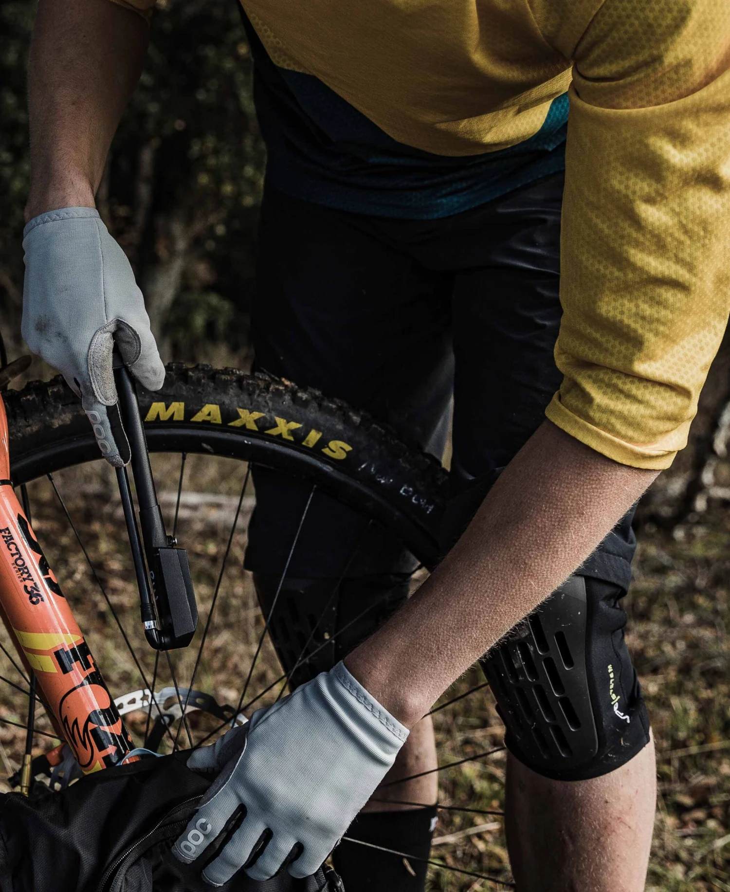 POC VPD System Lite Knee 2 POC VPD System Lite Knee - Image 2